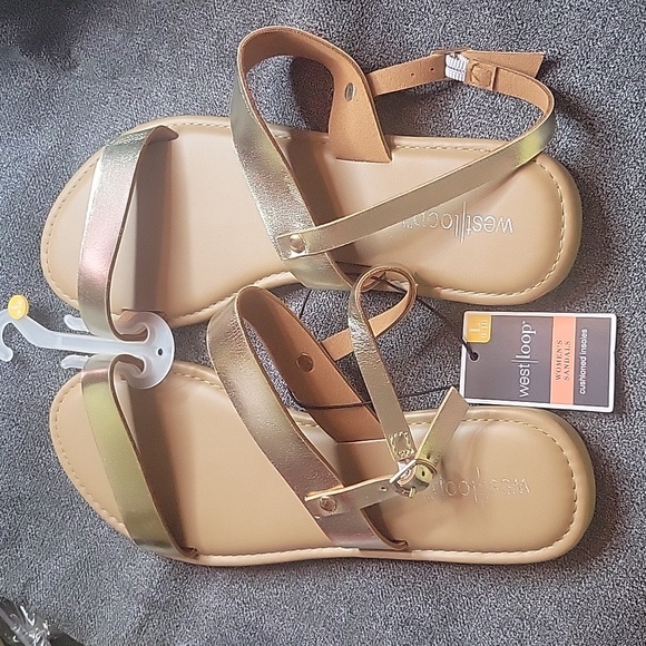 Beautiful Gold Sandals - Picture 1 of 3